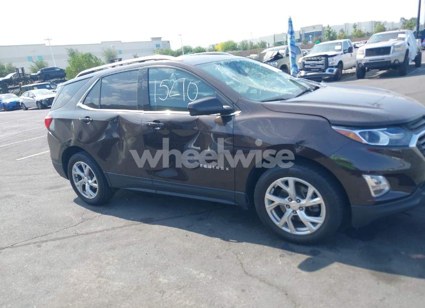 Photo 6 of 2020 Chevrolet Equinox FWD LT 2.0L TURBO (VIN 2GNAXLEX0L6263843)