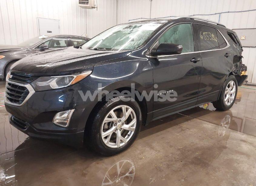 Photo 2 of 2020 Chevrolet Equinox FWD LT 2.0L TURBO (VIN 2GNAXLEX1L6206969)