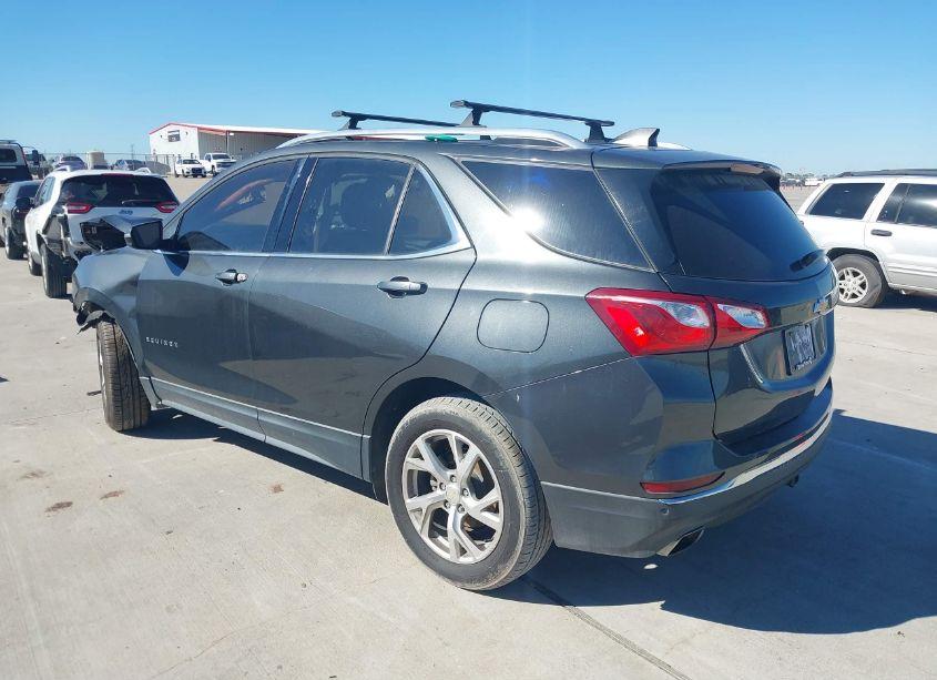 Photo 3 of 2019 Chevrolet Equinox LT (VIN 2GNAXLEX2K6190022)