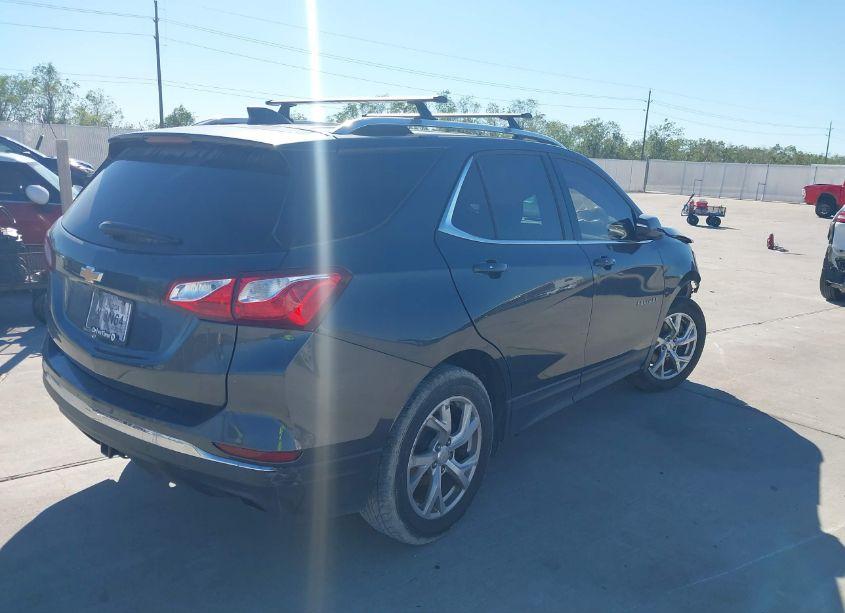 Photo 4 of 2019 Chevrolet Equinox LT (VIN 2GNAXLEX2K6190022)