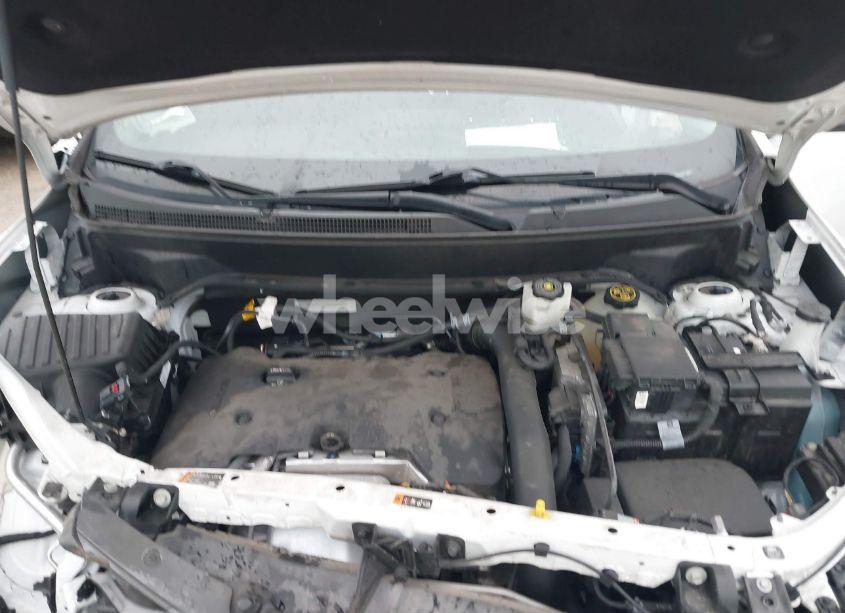 Photo 10 of 2019 Chevrolet Equinox LT (VIN 2GNAXLEX2K6282229)