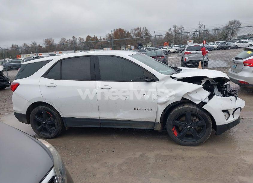 Photo 13 of 2019 Chevrolet Equinox LT (VIN 2GNAXLEX2K6282229)