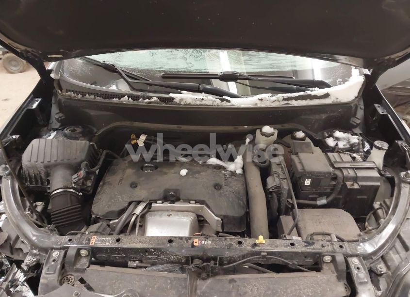 Photo 10 of 2020 Chevrolet Equinox FWD LT 2.0L TURBO (VIN 2GNAXLEX2L6181757)