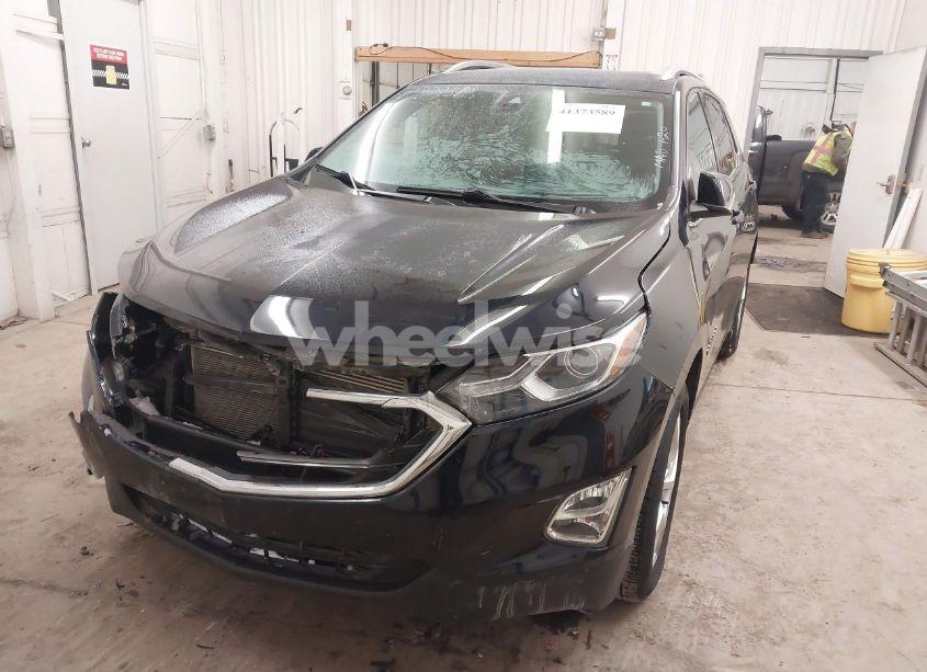 Photo 2 of 2020 Chevrolet Equinox FWD LT 2.0L TURBO (VIN 2GNAXLEX2L6181757)