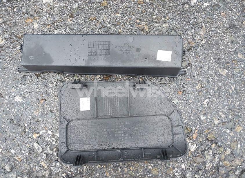 Photo 12 of 2019 Chevrolet Equinox LT (VIN 2GNAXLEX3K6186898)