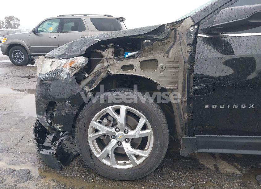 Photo 18 of 2019 Chevrolet Equinox LT (VIN 2GNAXLEX3K6186898)