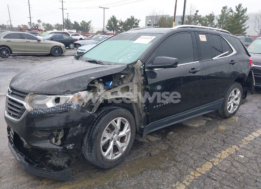 Photo 2 of 2019 Chevrolet Equinox LT (VIN 2GNAXLEX3K6186898)