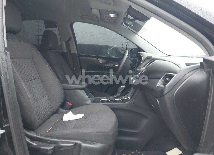 Photo 5 of 2019 Chevrolet Equinox LT (VIN 2GNAXLEX3K6186898)