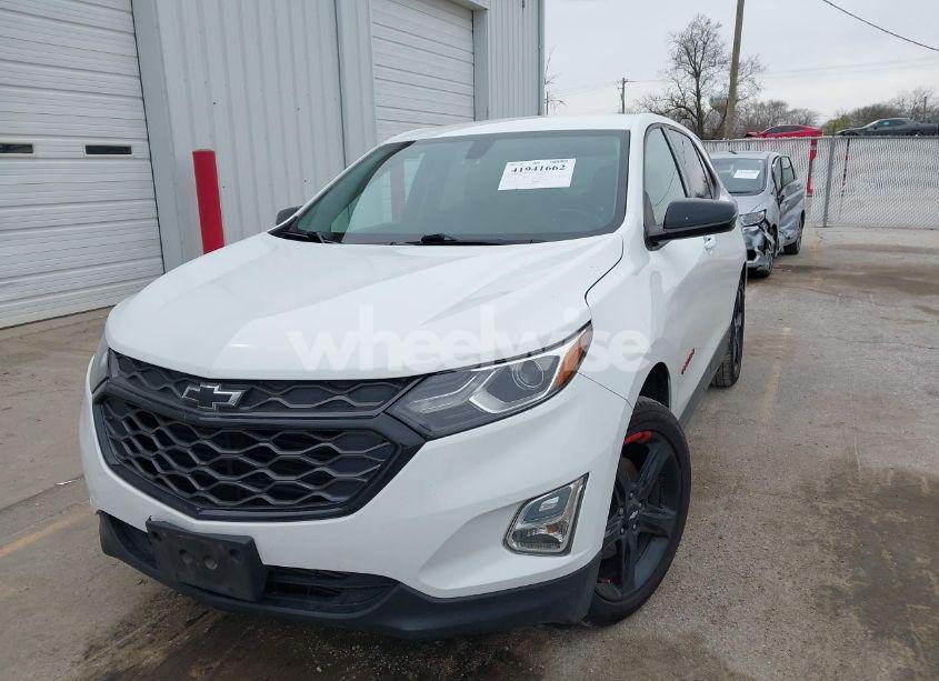 Photo 2 of 2019 Chevrolet Equinox LT (VIN 2GNAXLEX3K6236554)