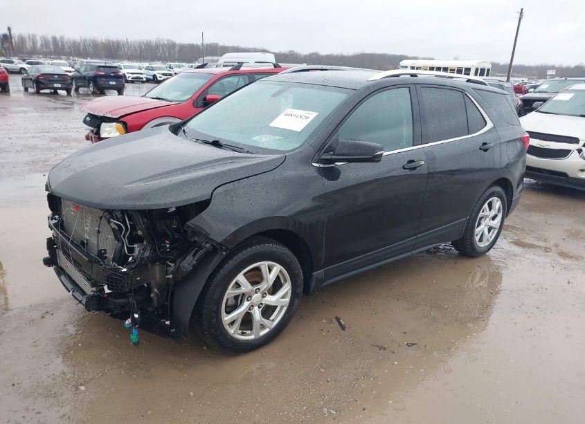 Photo 2 of 2019 Chevrolet Equinox LT (VIN 2GNAXLEX3K6269439)