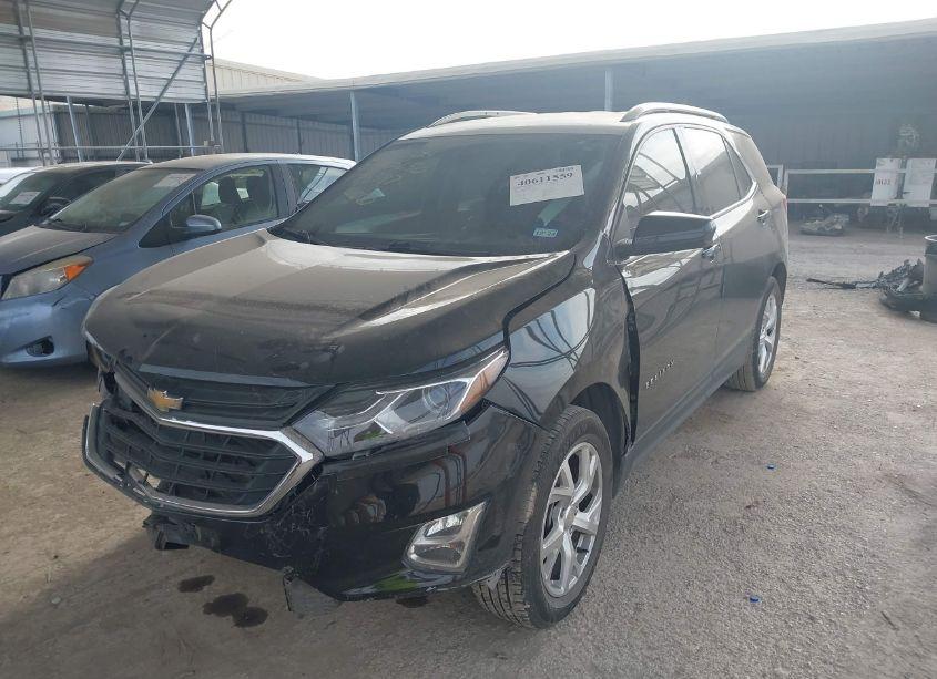 Photo 2 of 2020 Chevrolet Equinox FWD LT 2.0L TURBO (VIN 2GNAXLEX4L6174597)