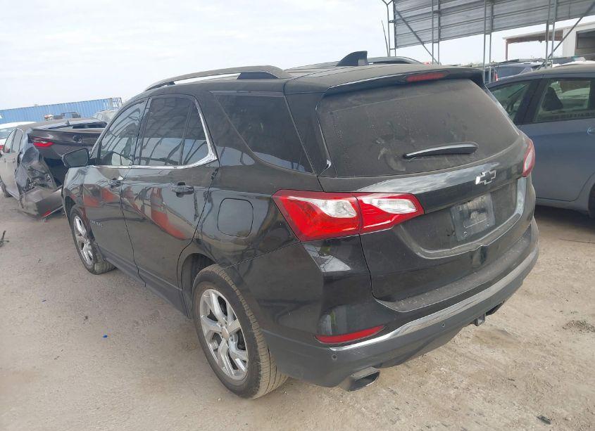 Photo 3 of 2020 Chevrolet Equinox FWD LT 2.0L TURBO (VIN 2GNAXLEX4L6174597)