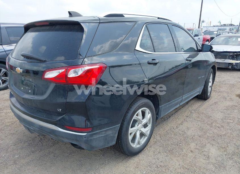 Photo 4 of 2020 Chevrolet Equinox FWD LT 2.0L TURBO (VIN 2GNAXLEX4L6215956)