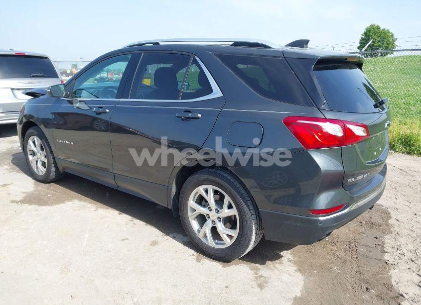 Photo 3 of 2019 Chevrolet Equinox LT (VIN 2GNAXLEX6K6123469)