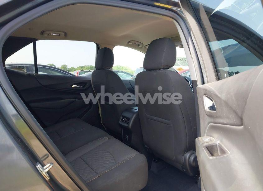 Photo 8 of 2019 Chevrolet Equinox LT (VIN 2GNAXLEX6K6123469)