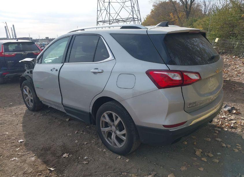 Photo 3 of 2019 Chevrolet Equinox LT (VIN 2GNAXLEX7K6139387)