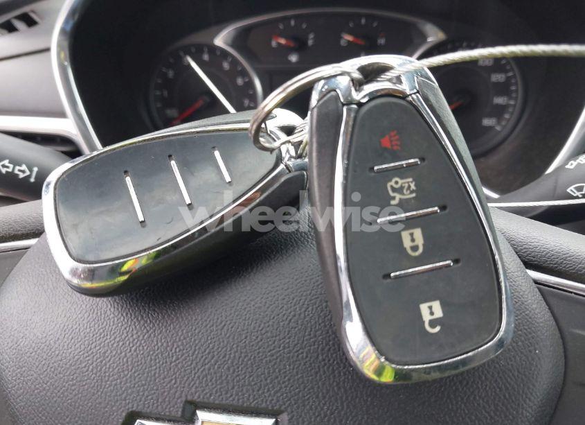 Photo 11 of 2019 Chevrolet Equinox LT (VIN 2GNAXLEX8K6160264)