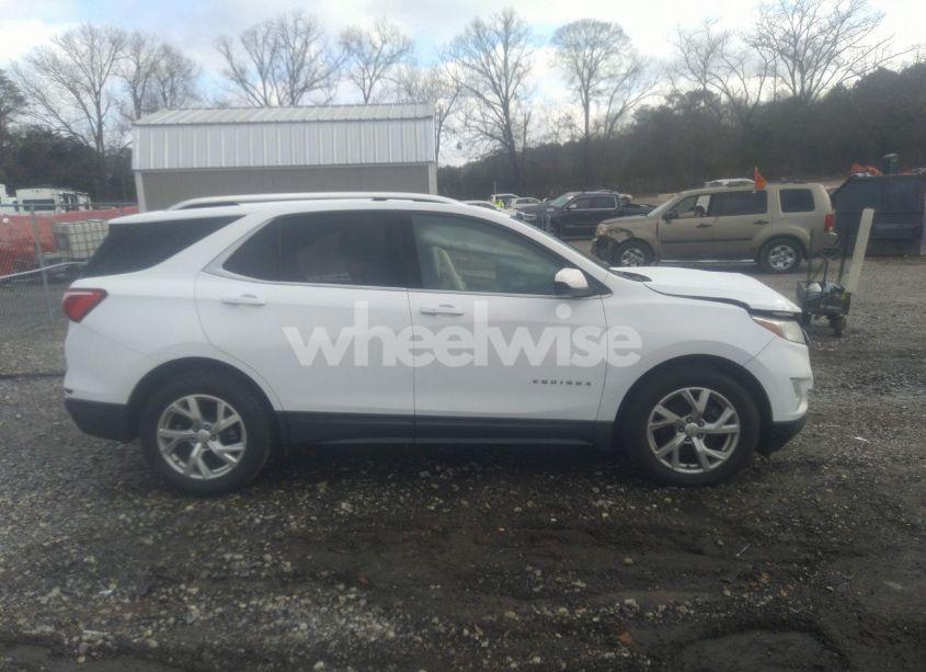 Photo 13 of 2019 Chevrolet Equinox LT (VIN 2GNAXLEX9K6130982)