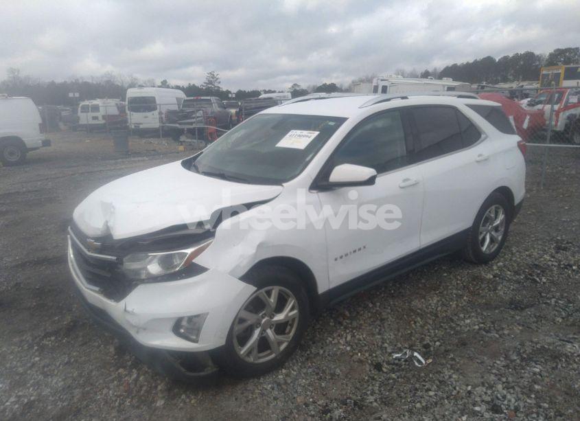 Photo 2 of 2019 Chevrolet Equinox LT (VIN 2GNAXLEX9K6130982)