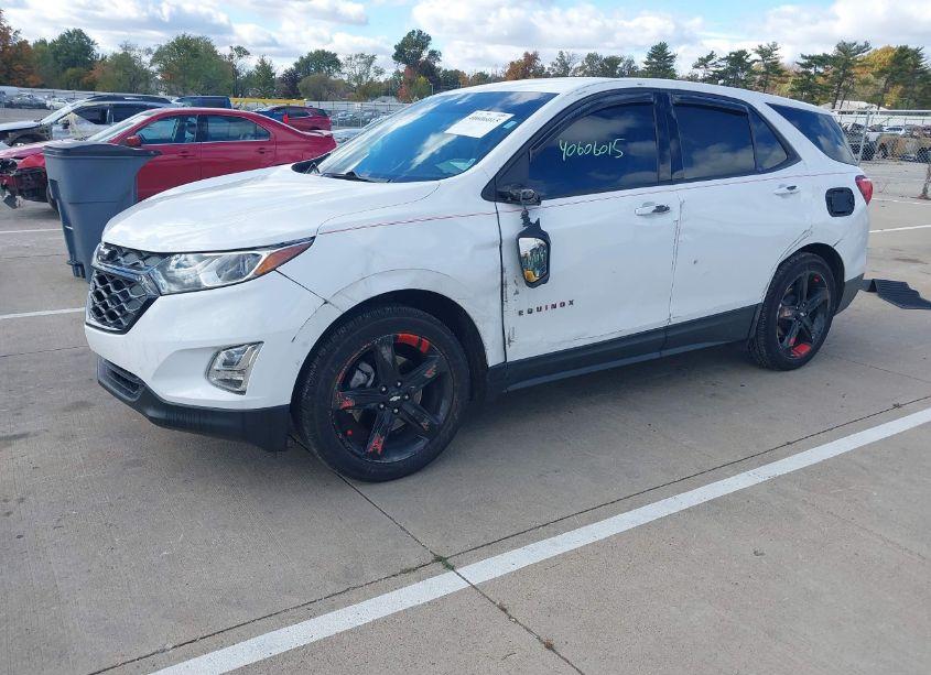 Photo 2 of 2019 Chevrolet Equinox LT (VIN 2GNAXLEXXK6285329)