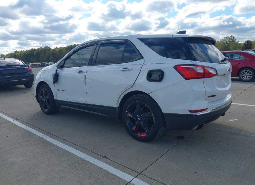 Photo 3 of 2019 Chevrolet Equinox LT (VIN 2GNAXLEXXK6285329)