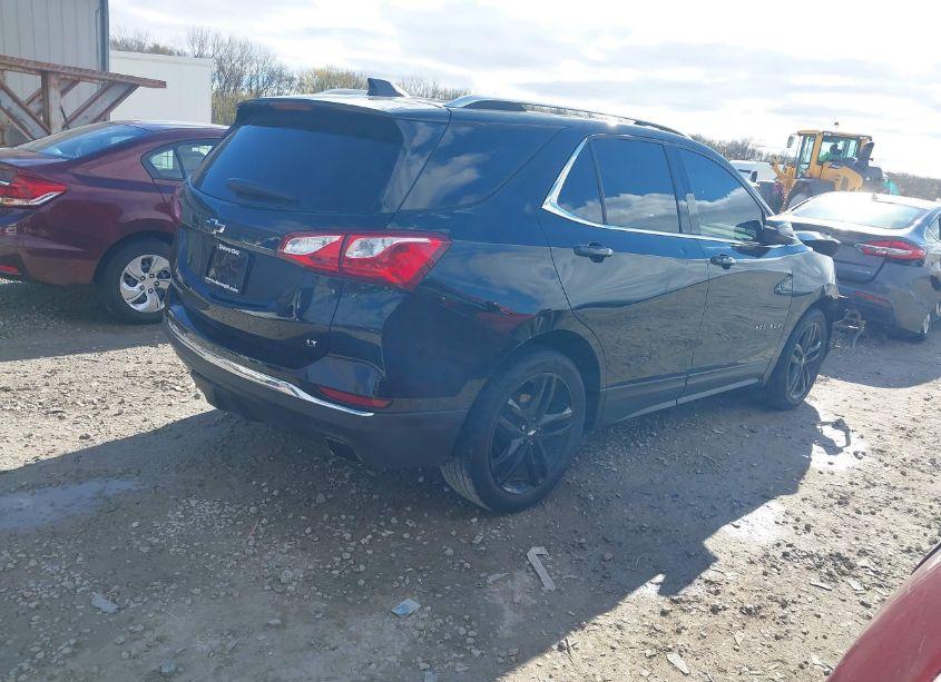 Photo 4 of 2020 Chevrolet Equinox FWD LT 2.0L TURBO (VIN 2GNAXLEXXL6136856)