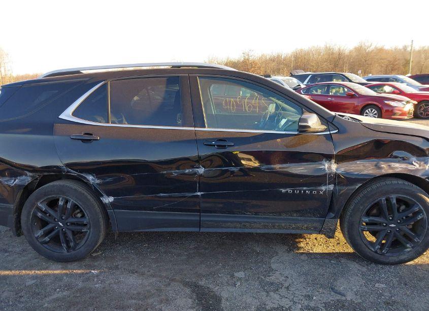 Photo 13 of 2020 Chevrolet Equinox FWD LT 2.0L TURBO (VIN 2GNAXLEXXL6176645)