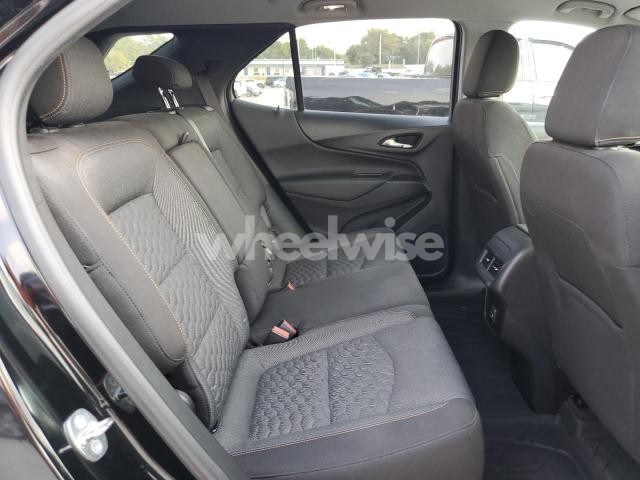 Photo 3 of 2020 CHEVROLET EQUINOX LT (VIN 2GNAXLEXXL6279211)