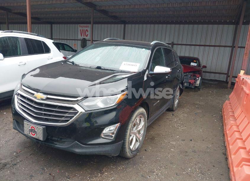 Photo 2 of 2018 Chevrolet Equinox PREMIER (VIN 2GNAXMEV0J6119906)