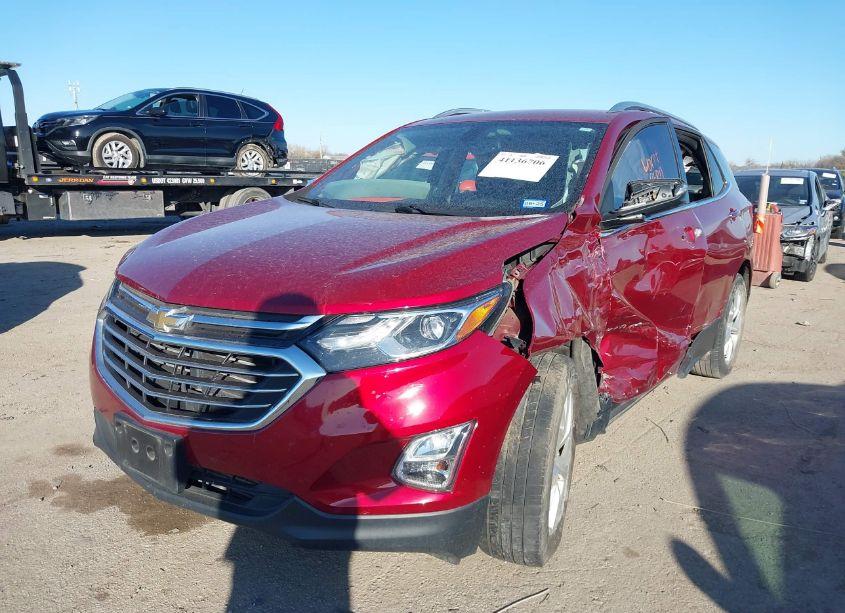 Photo 2 of 2018 Chevrolet Equinox PREMIER (VIN 2GNAXMEV0J6282894)