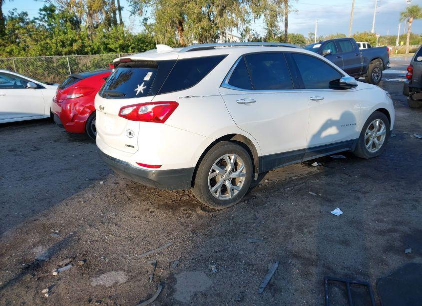 Photo 4 of 2018 Chevrolet Equinox PREMIER (VIN 2GNAXMEV0J6284354)