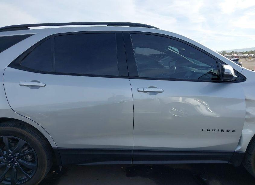 Photo 13 of 2022 Chevrolet Equinox FWD RS (VIN 2GNAXMEV1N6144416)