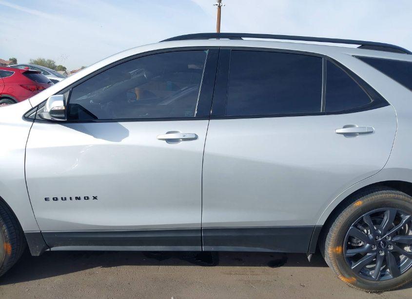 Photo 14 of 2022 Chevrolet Equinox FWD RS (VIN 2GNAXMEV1N6144416)