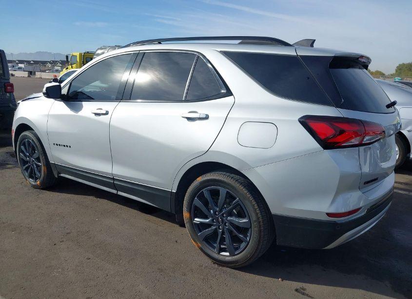 Photo 3 of 2022 Chevrolet Equinox FWD RS (VIN 2GNAXMEV1N6144416)