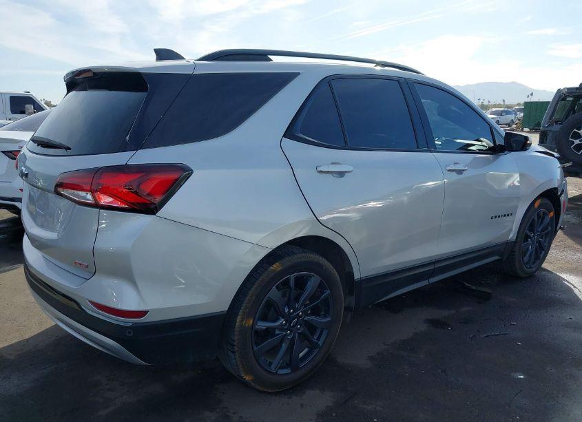 Photo 4 of 2022 Chevrolet Equinox FWD RS (VIN 2GNAXMEV1N6144416)