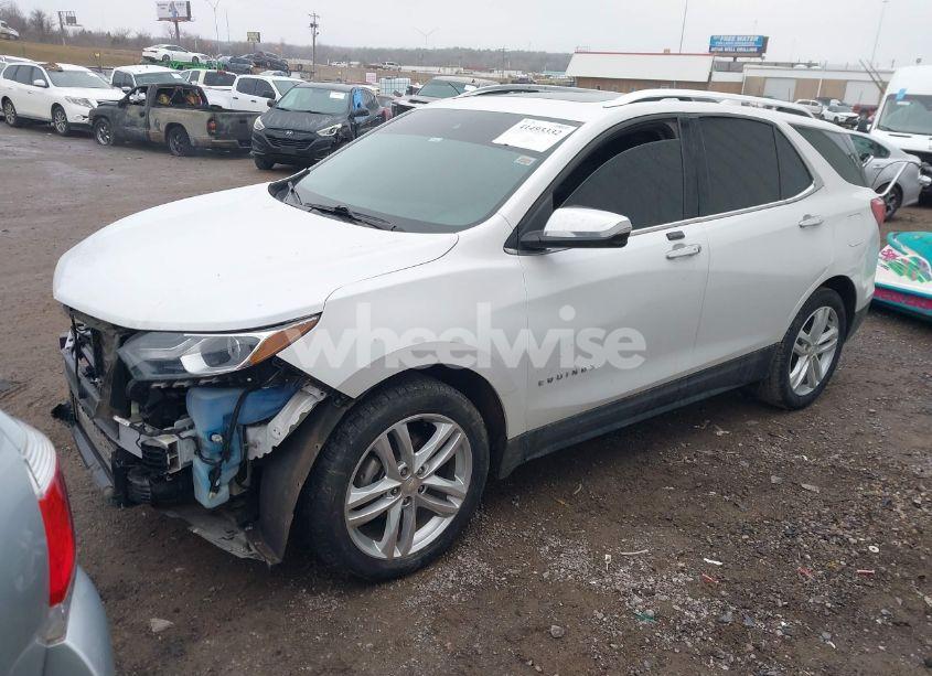 Photo 2 of 2018 Chevrolet Equinox PREMIER (VIN 2GNAXMEV4J6108018)