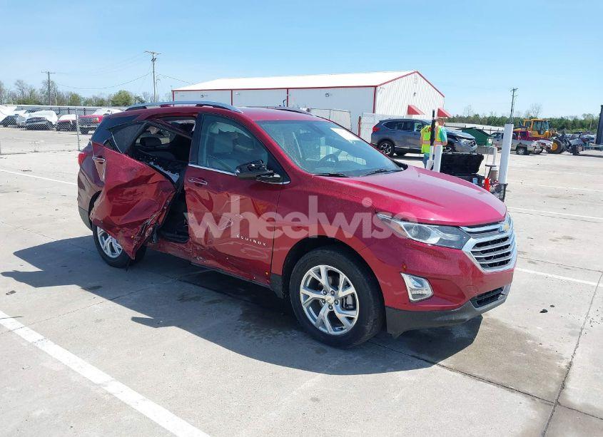 2018 Chevrolet Equinox PREMIER (VIN 2GNAXMEV5J6116516) main photo