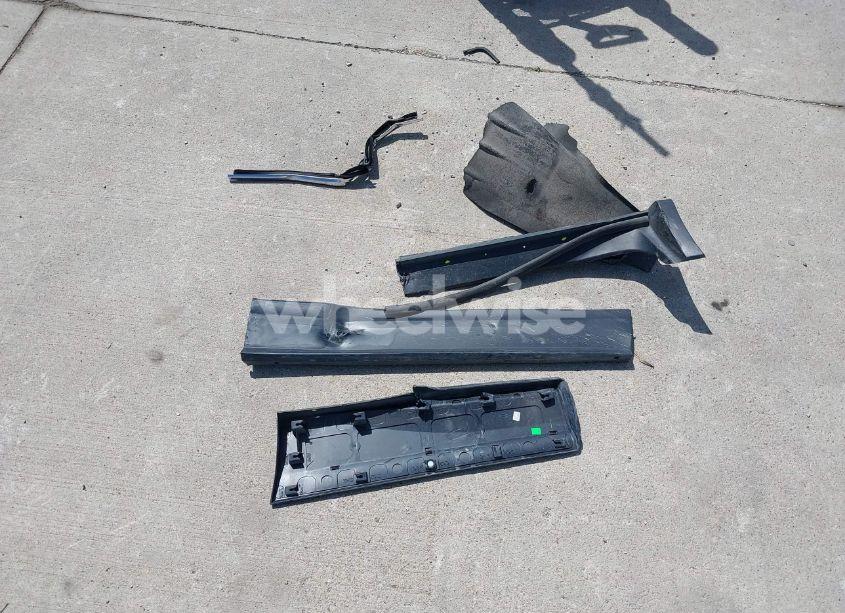 Photo 12 of 2018 Chevrolet Equinox PREMIER (VIN 2GNAXMEV5J6116516)