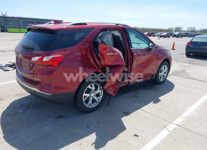 Photo 4 of 2018 Chevrolet Equinox PREMIER (VIN 2GNAXMEV5J6116516)