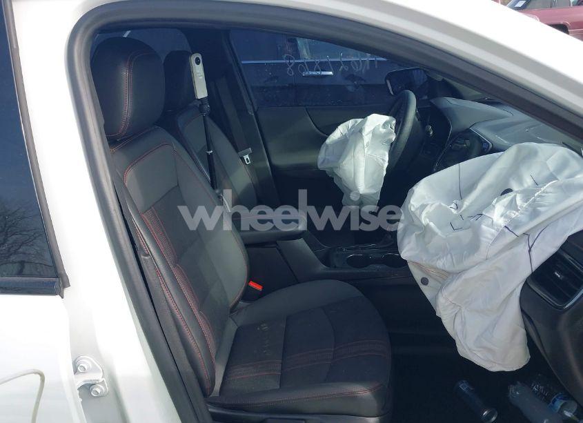 Photo 5 of 2022 Chevrolet Equinox FWD RS (VIN 2GNAXMEV5N6116974)