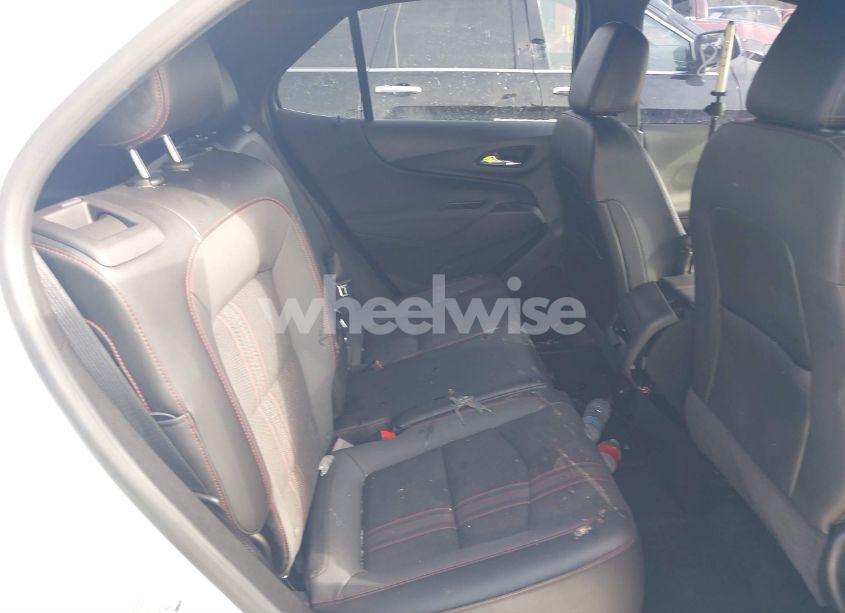 Photo 8 of 2022 Chevrolet Equinox FWD RS (VIN 2GNAXMEV5N6116974)