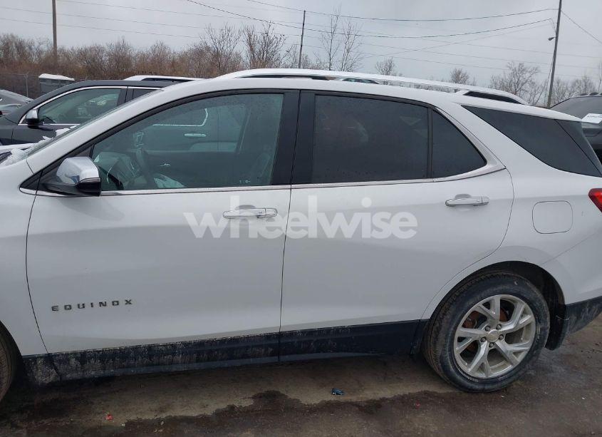Photo 14 of 2018 Chevrolet Equinox PREMIER (VIN 2GNAXMEV6J6129971)