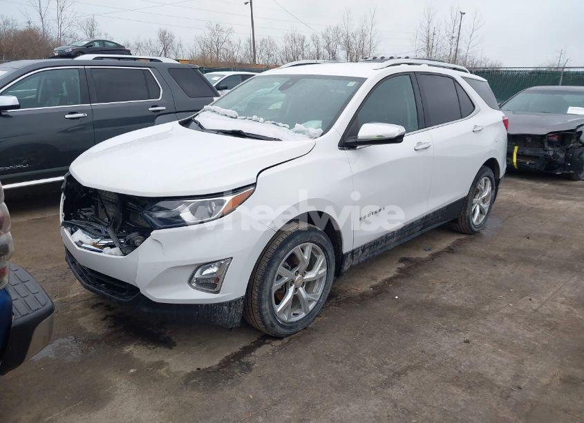 Photo 2 of 2018 Chevrolet Equinox PREMIER (VIN 2GNAXMEV6J6129971)