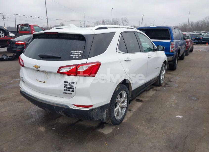 Photo 4 of 2018 Chevrolet Equinox PREMIER (VIN 2GNAXMEV6J6129971)