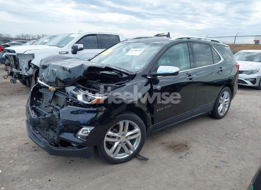 Photo 2 of 2018 Chevrolet Equinox PREMIER (VIN 2GNAXMEV6J6141232)