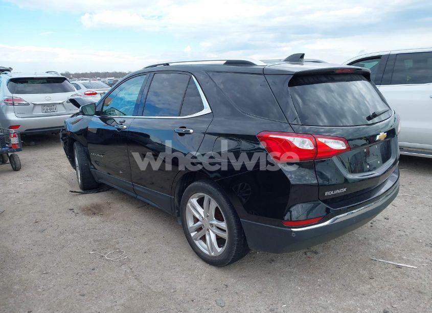 Photo 3 of 2018 Chevrolet Equinox PREMIER (VIN 2GNAXMEV6J6141232)