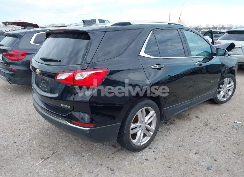 Photo 4 of 2018 Chevrolet Equinox PREMIER (VIN 2GNAXMEV6J6141232)