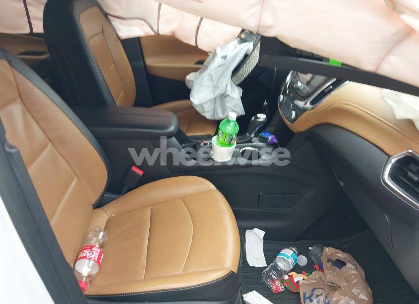 Photo 5 of 2018 Chevrolet Equinox PREMIER (VIN 2GNAXMEV7J6223342)