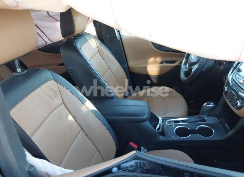 Photo 5 of 2018 Chevrolet Equinox PREMIER (VIN 2GNAXMEV7J6261458)