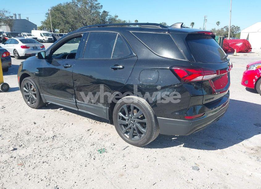 Photo 3 of 2022 Chevrolet Equinox FWD RS (VIN 2GNAXMEV7N6103725)